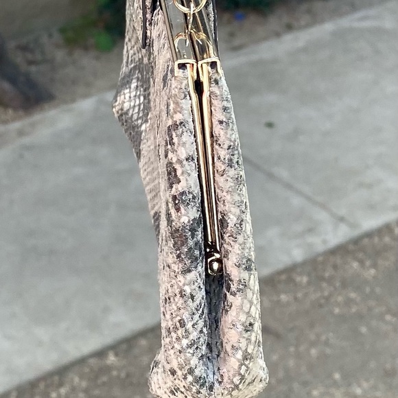 NW Banana Republic Leather Snake print Clutch 9x5 - Picture 5 of 9